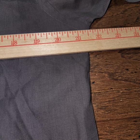 Untuckit Wrinkle Free Button Up Shirt Men Size Medium - Picture 8 of 9